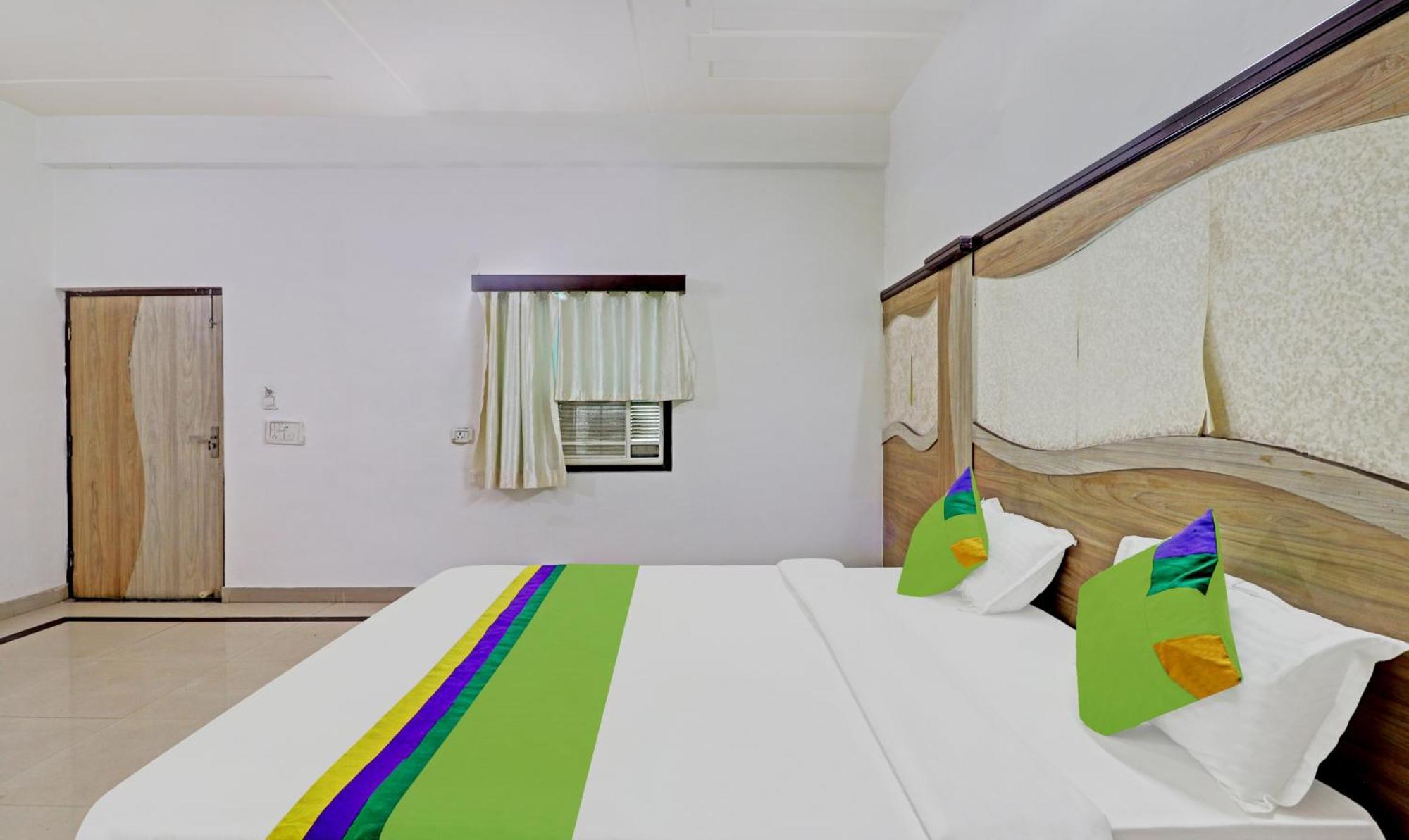 Hotel The Golden Bird Agra  Kültér fotó